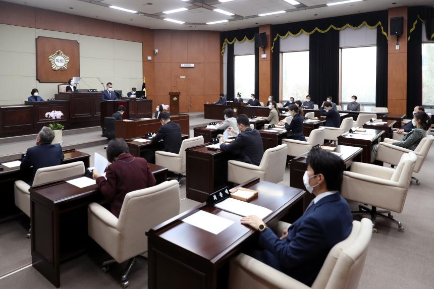 제302회 제2차 정례회 제4차 본회의