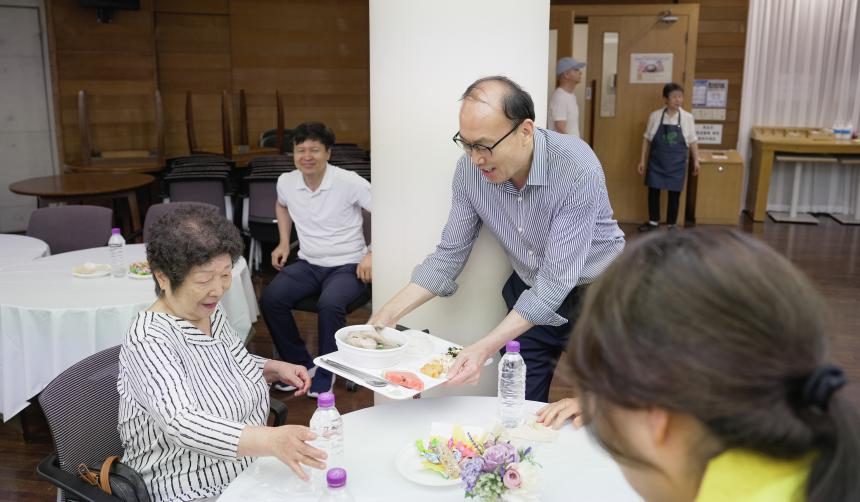 초복맞이 어르신 영양삼계탕 잔치