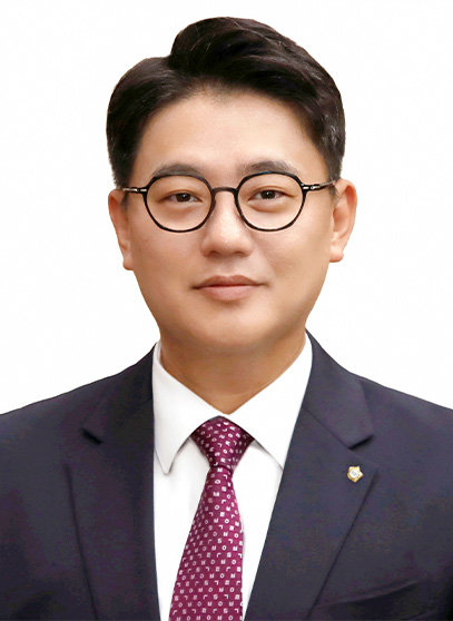 Chairman of Seocho-gu District Council Yoo Ji Woong